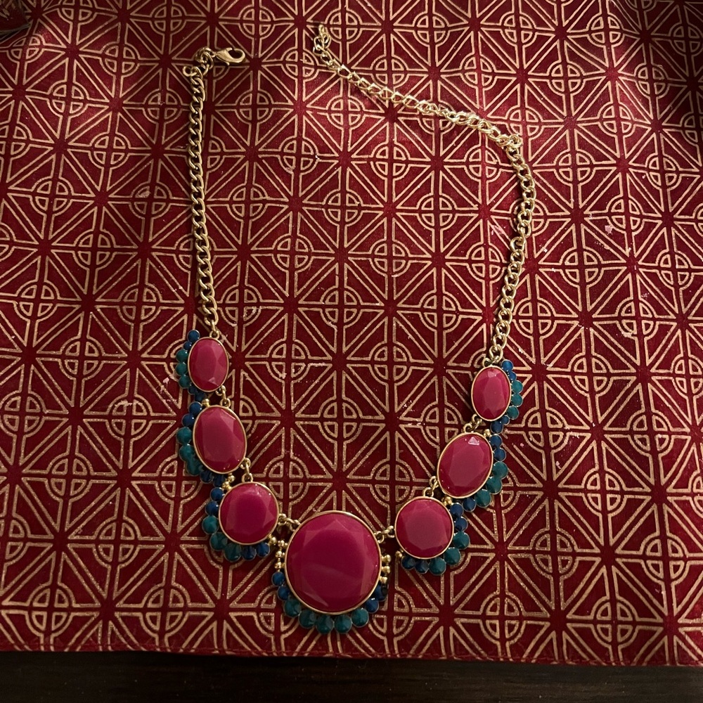 Statement necklace